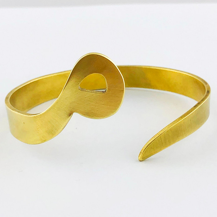 دستبند زنانه حروف میم