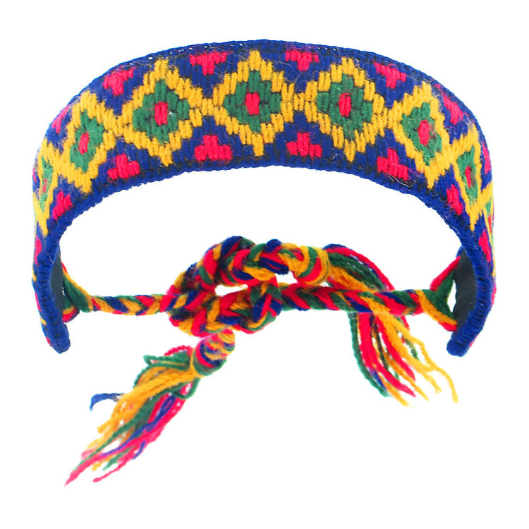 دستبند سوزن دوزی