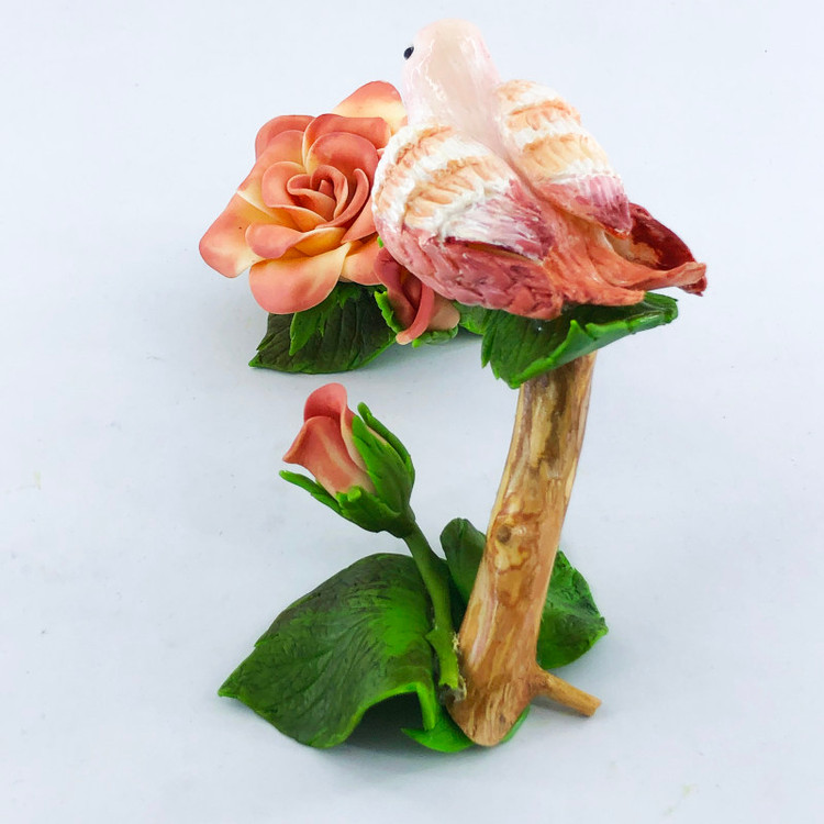 مجسمه پرنده فلزی