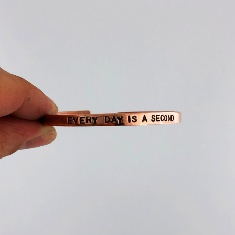 دستبند نوشته انگلیسی