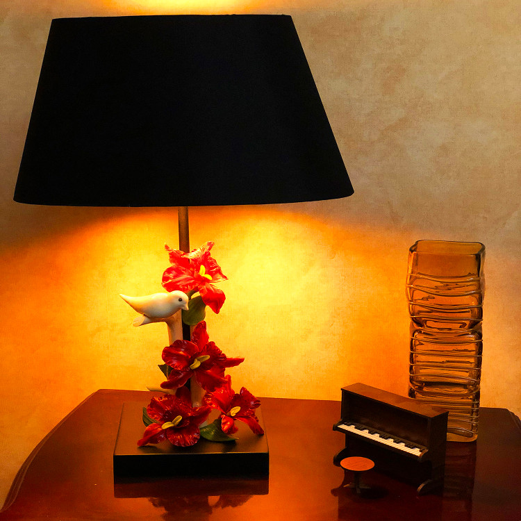 خرید آباژوری رومیزی مدرن