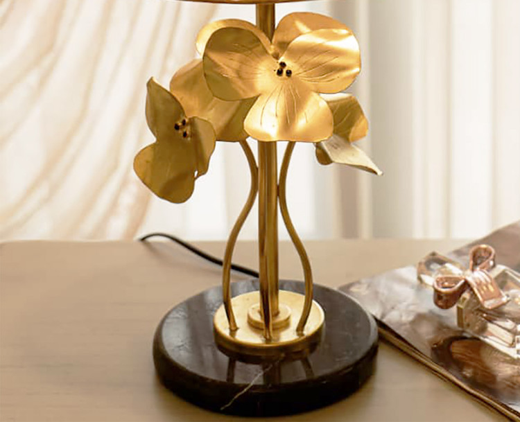 آباژور رومیزی