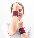 دستبند سوزندوزی