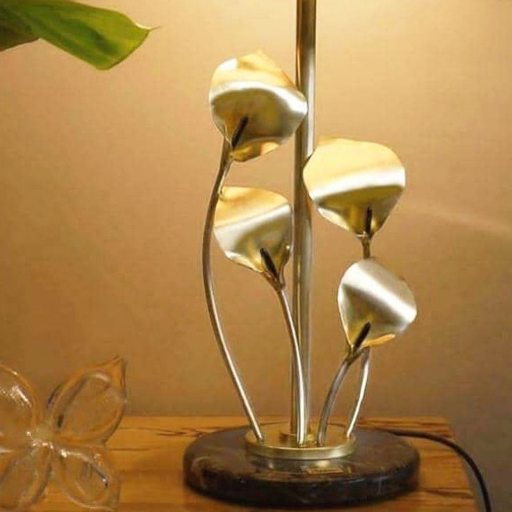 قیمت آباژور رومیزی مدرن با شیدهای خاص