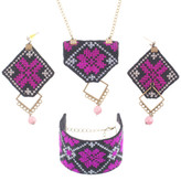 زیورالات سوزن دوزی