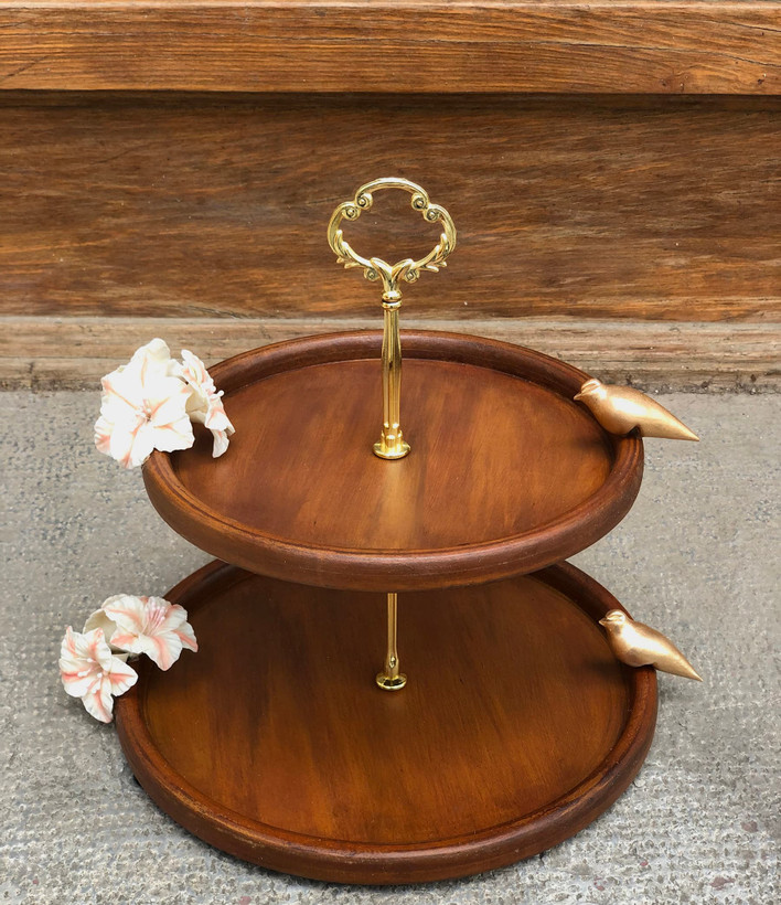 شیرینی خوری چوبی