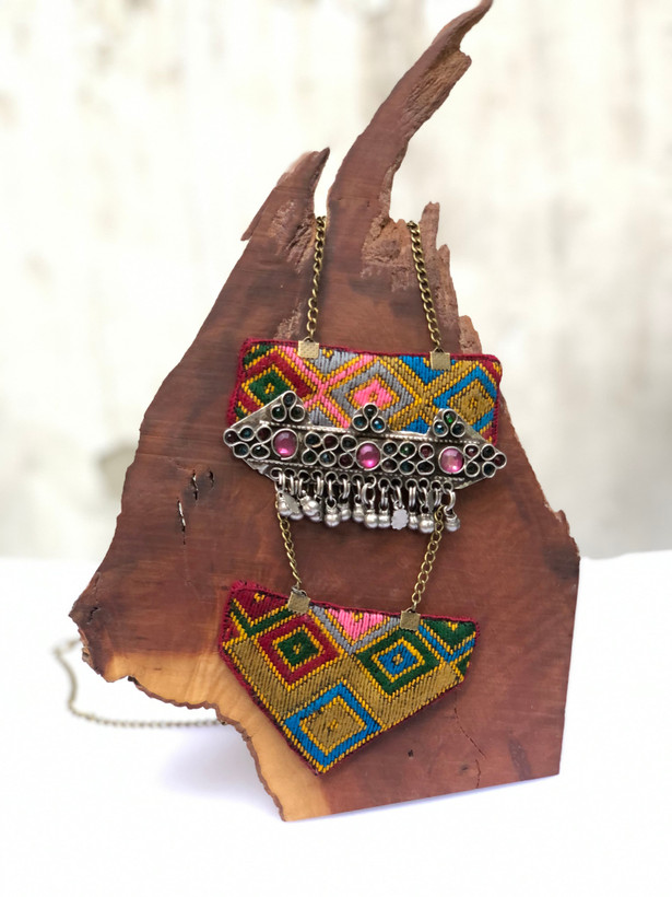 گردنبند زنانه دستدوز