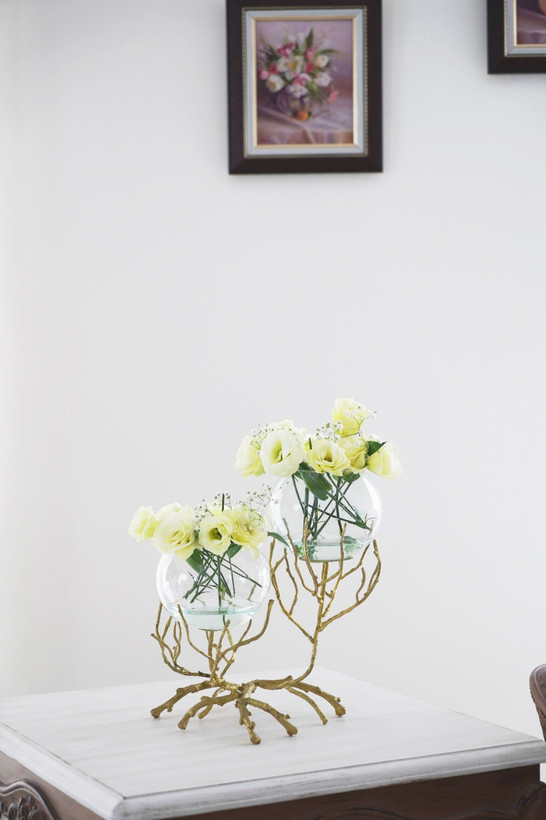 گلدان کنار سالنی