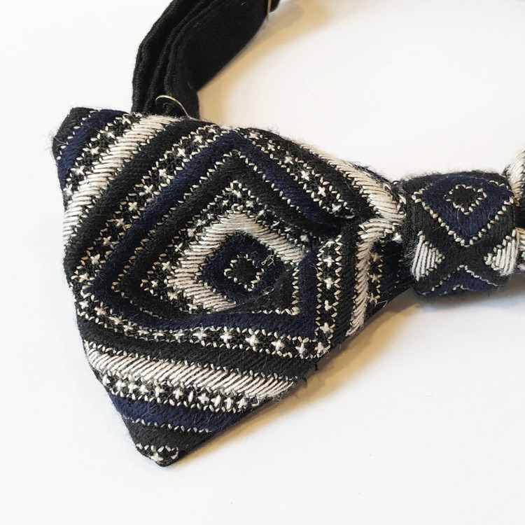 پاپیون دستدوز