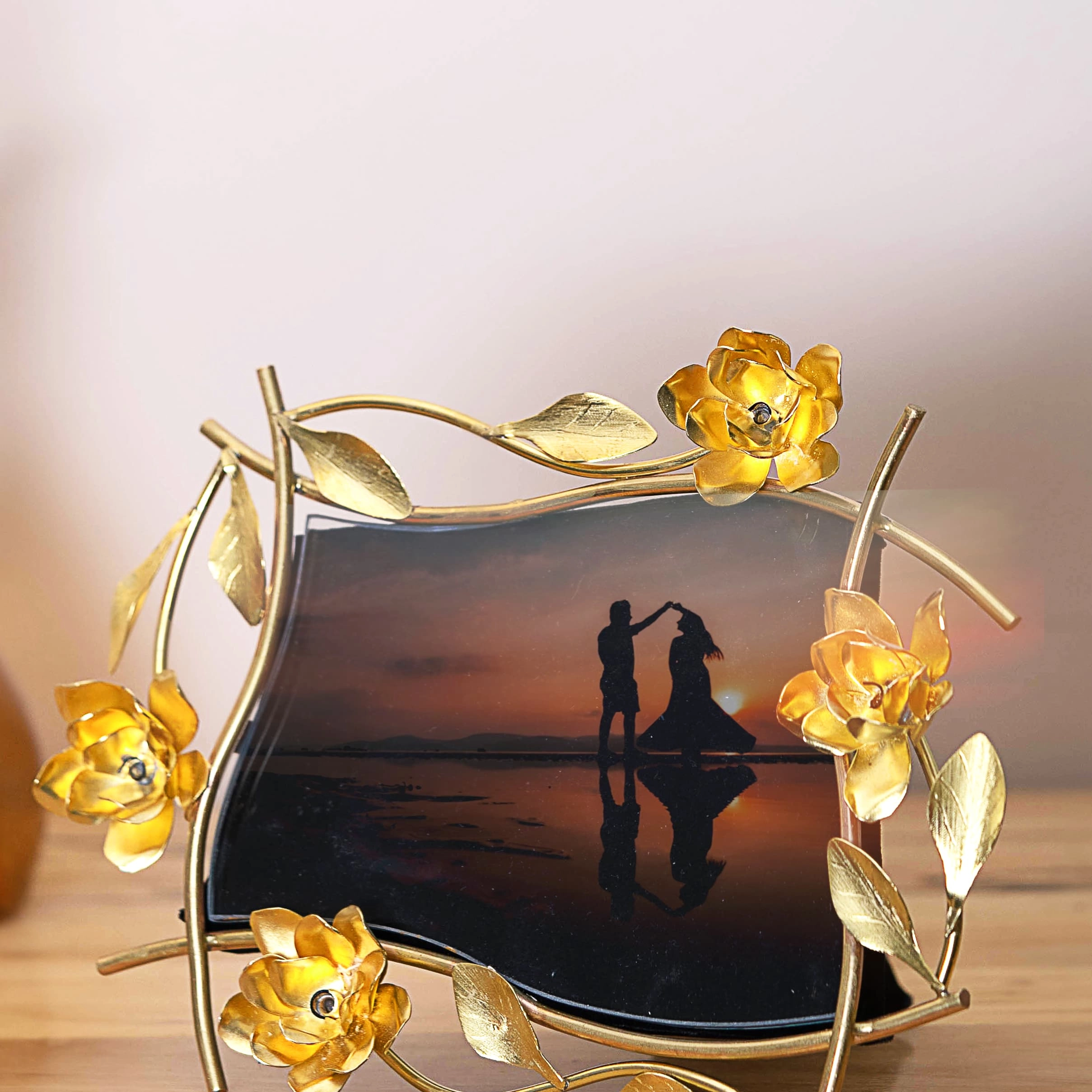 قاب عکس چوبی