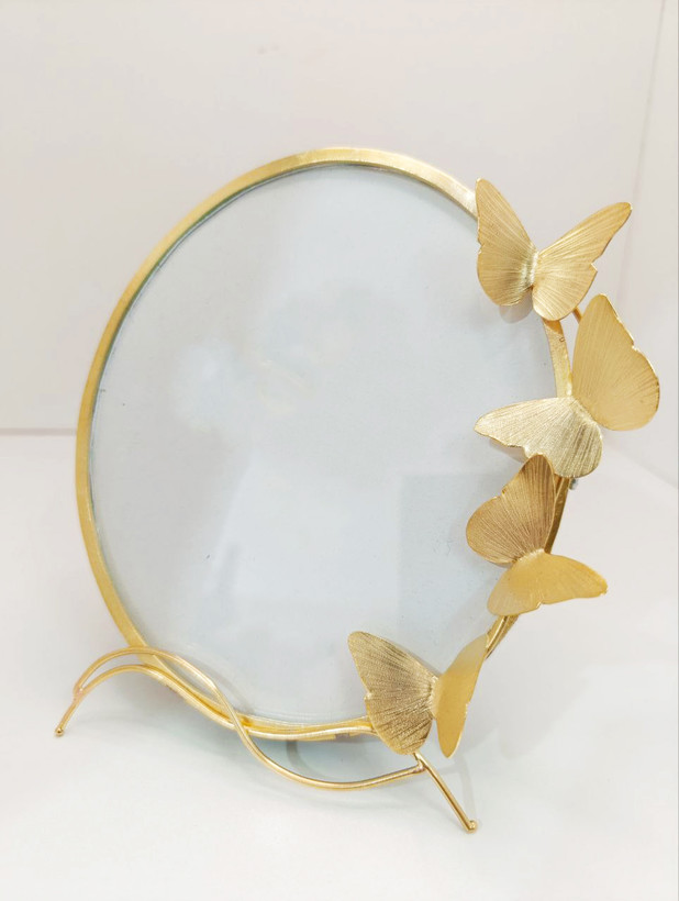 قاب عکس رومیزی دستساز طلایی مدل پروانهها – نمای جل