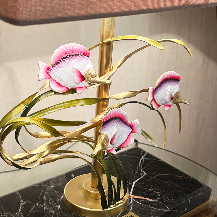 آباژور رومیزی خاص