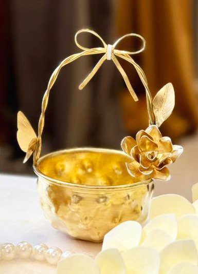 شکلات خوری طلایی