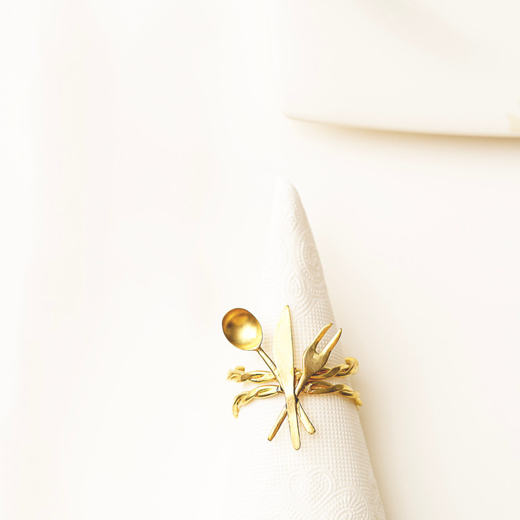 خرید حلقه دستمال فلزی برای عروس