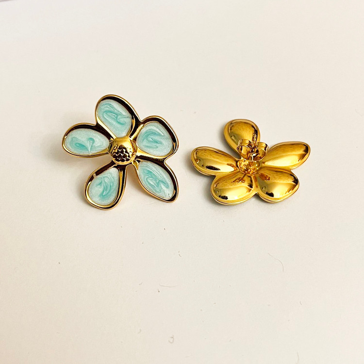 خرید انواع گوشواره زنانه استیل و برنجی