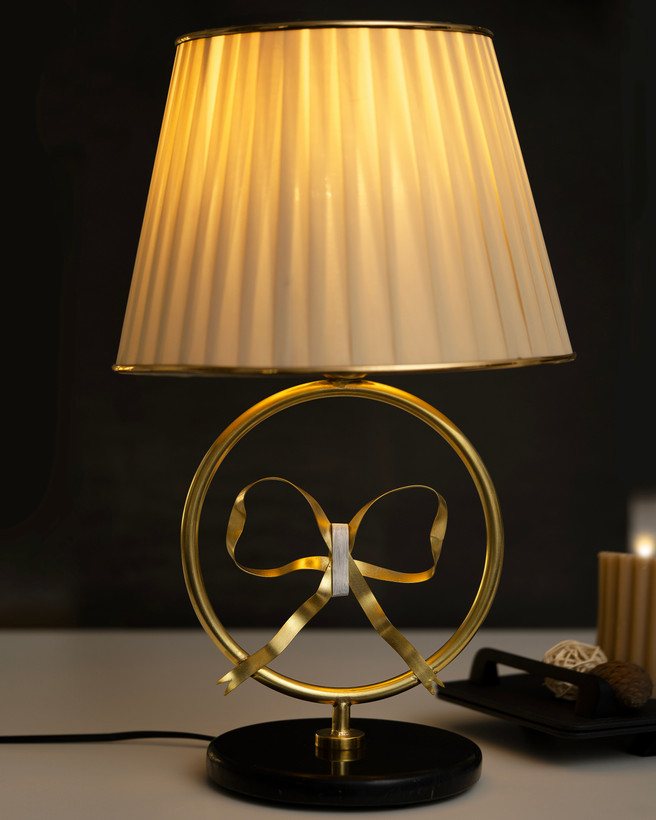 چراغ خواب رومیزی برنجی مدل پاپیونی گالری عزیزی