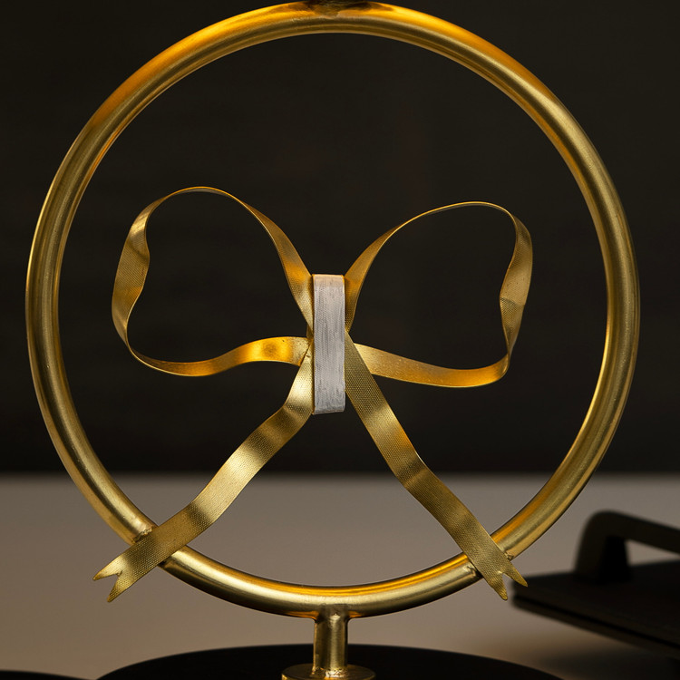 چراغ خواب دستساز با شید پارچهای سفید گرم