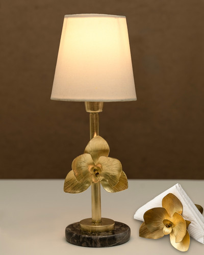 چراغ خواب رومیزی برنجی مدل گل ارکیده گالری عزیزی