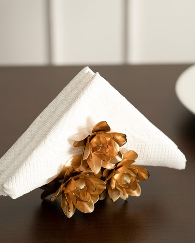 جادستمالی برنجی دستساز گالری عزیزی مدل گل رز