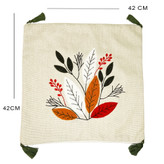 کوسن طرح برگ مینیمال دو عددی روی مبل کرم