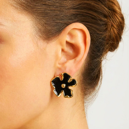 گوشواره زنانه برنجی و میناکاری مدل گل سیاه