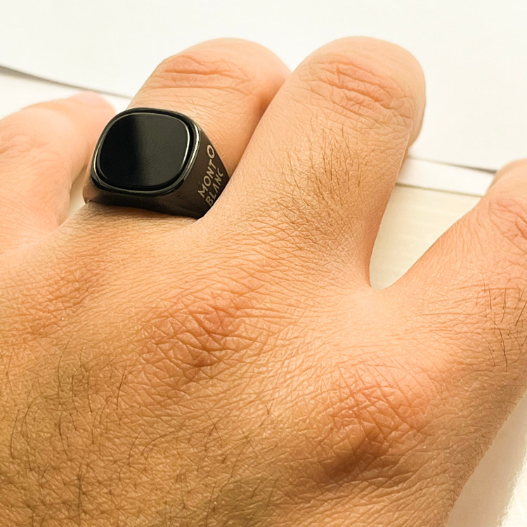 انگشتر استیل مردانه با سنگ منشکی اونیکس